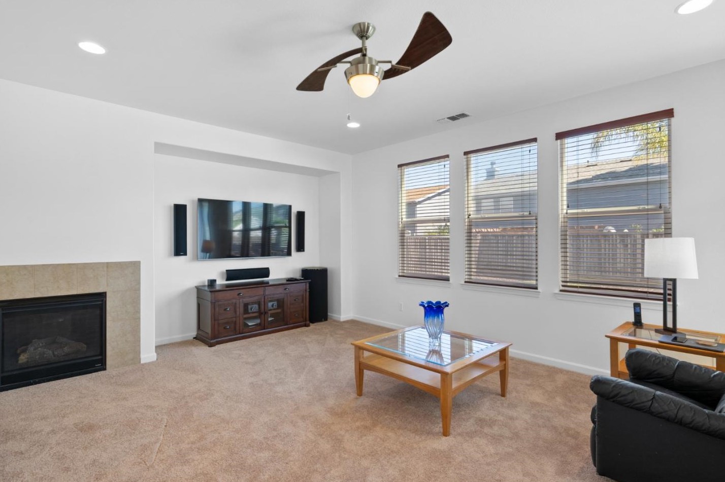 1731 Brighton Dr, Hollister CA  95023-8075 exterior