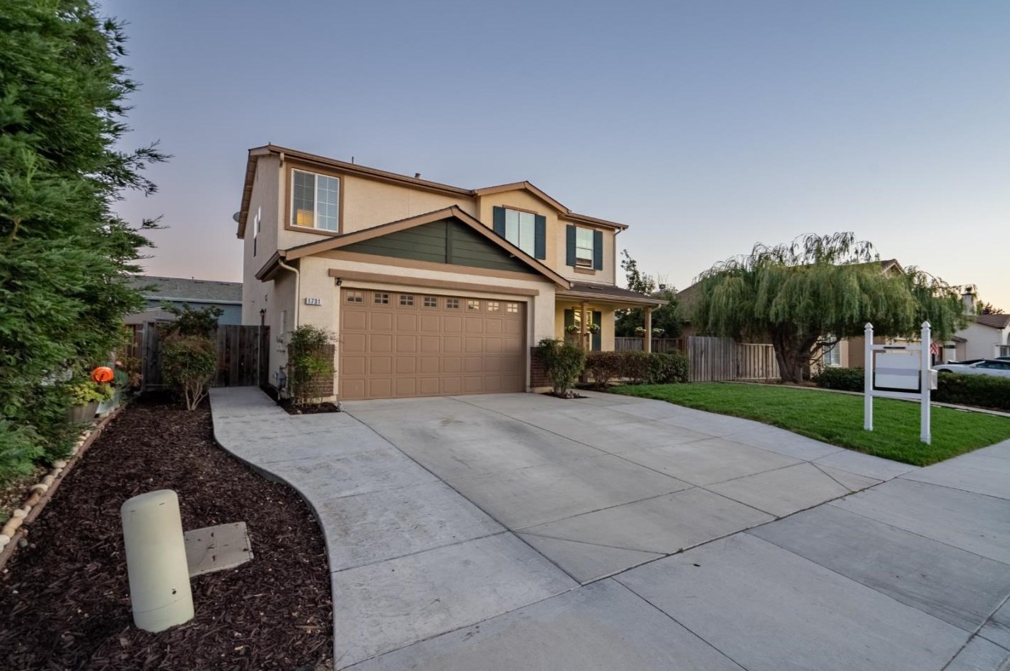 1731 Brighton Dr, Hollister CA  95023-8075 exterior
