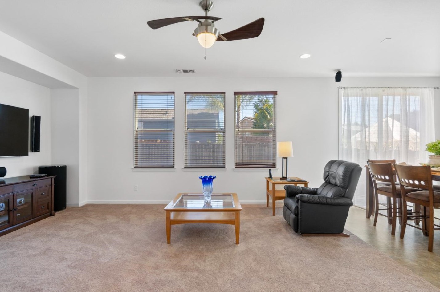 1731 Brighton Dr, Hollister CA  95023-8075 exterior
