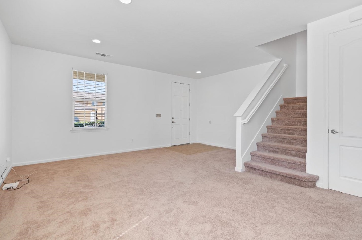 1731 Brighton Dr, Hollister CA  95023-8075 exterior
