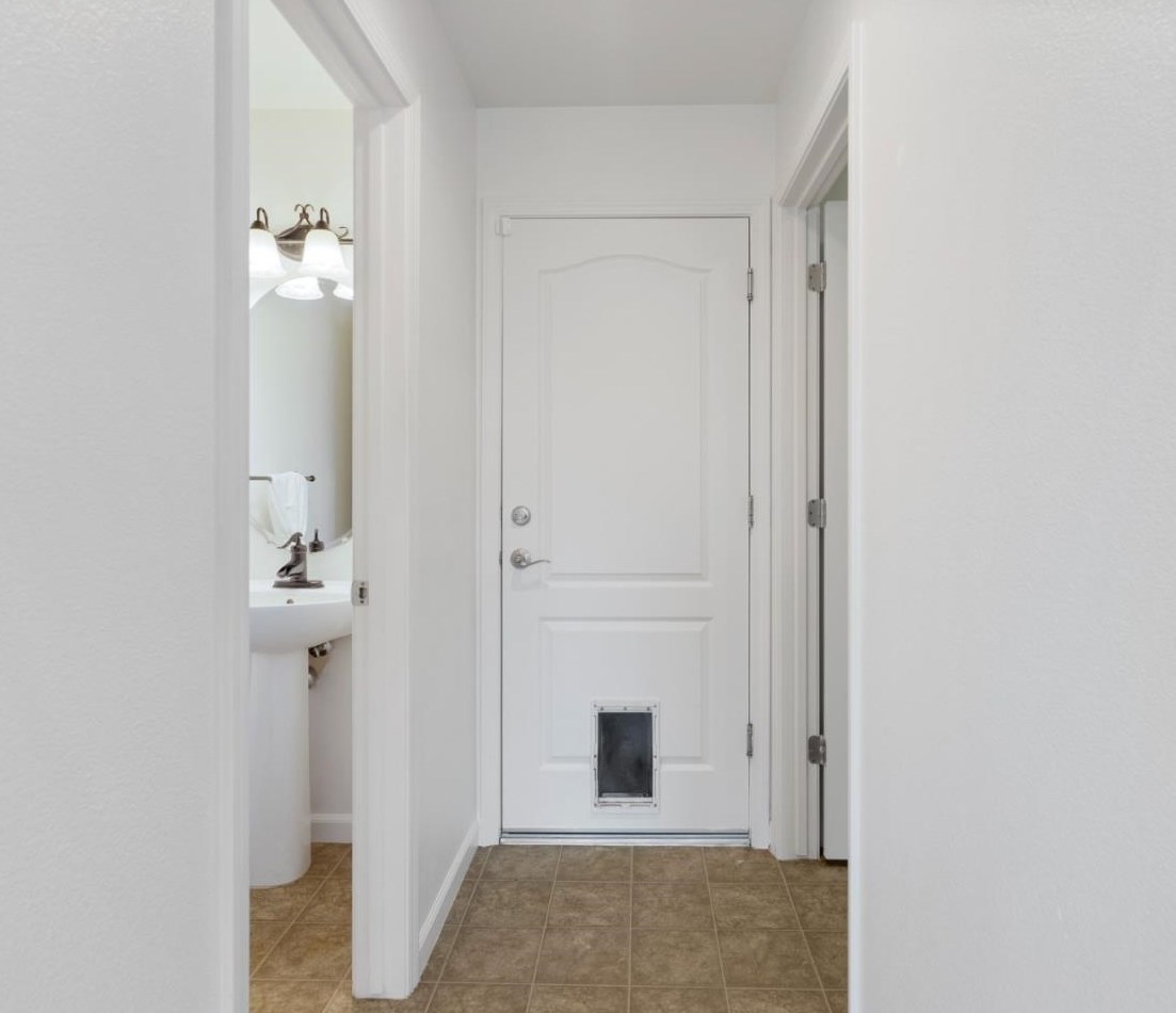 1731 Brighton Dr, Hollister CA  95023-8075 exterior