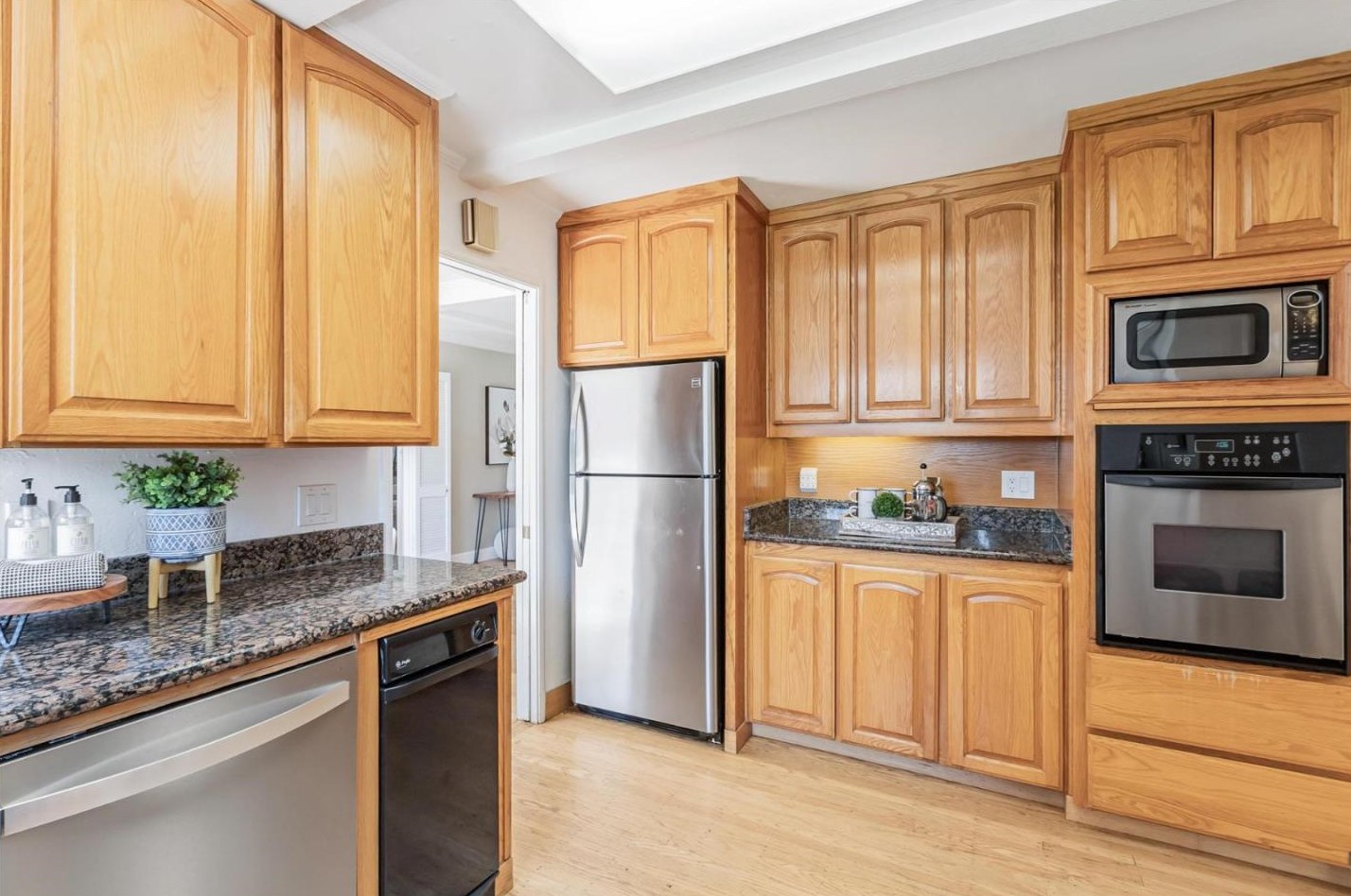 1570 Ben Roe Dr, Los Altos CA 94024-6241 exterior