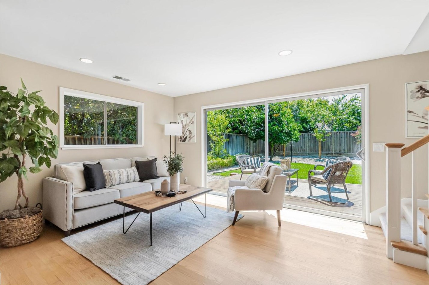 1570 Ben Roe Dr, Los Altos CA 94024-6241 exterior