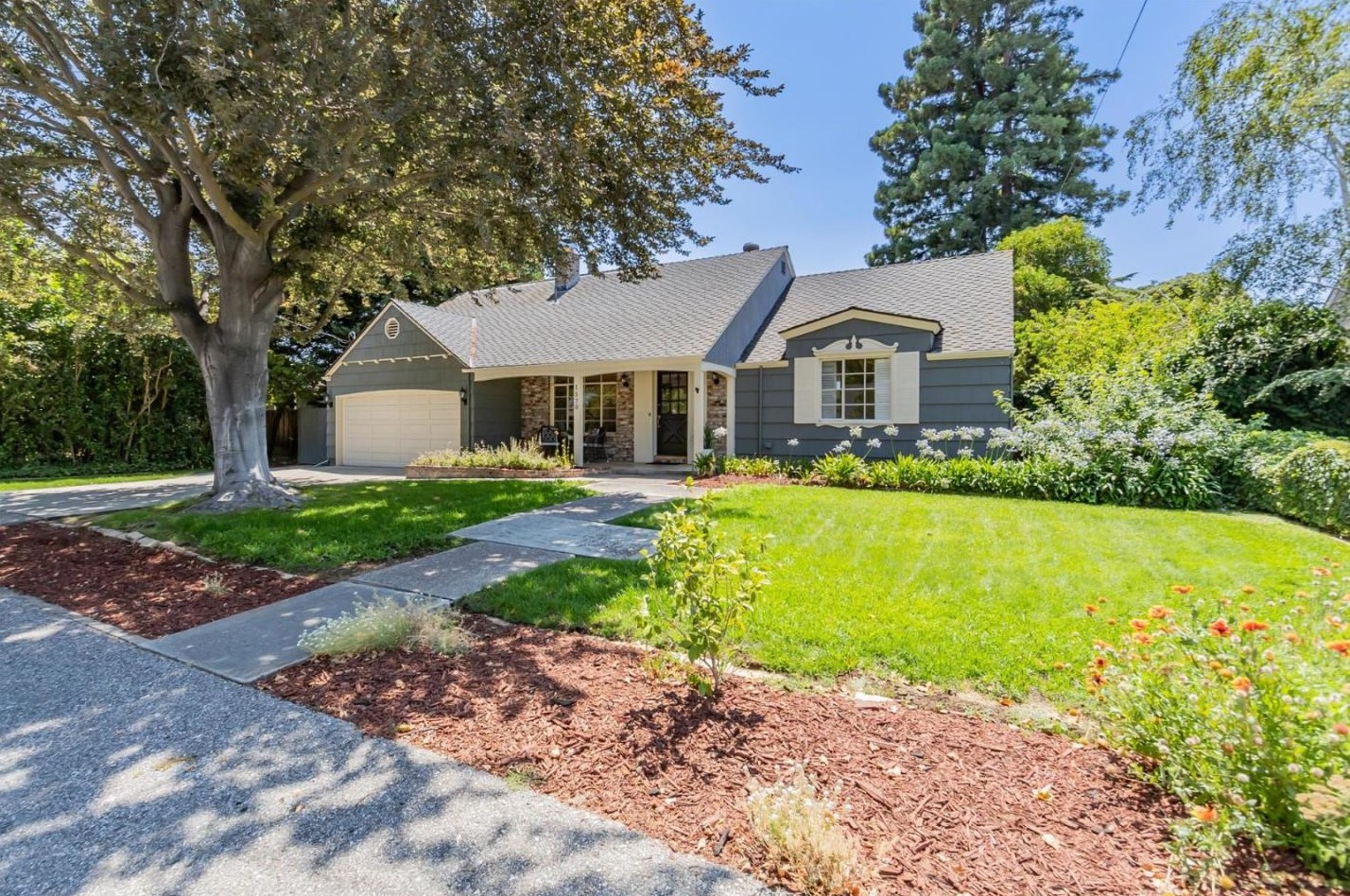 1570 Ben Roe Dr, Los Altos, CA 94024-6109