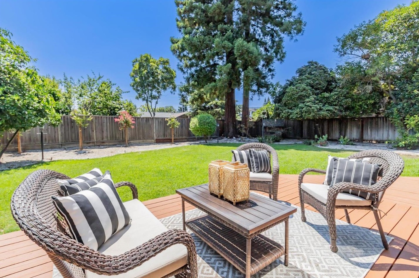 1570 Ben Roe Dr, Los Altos CA 94024-6241 exterior