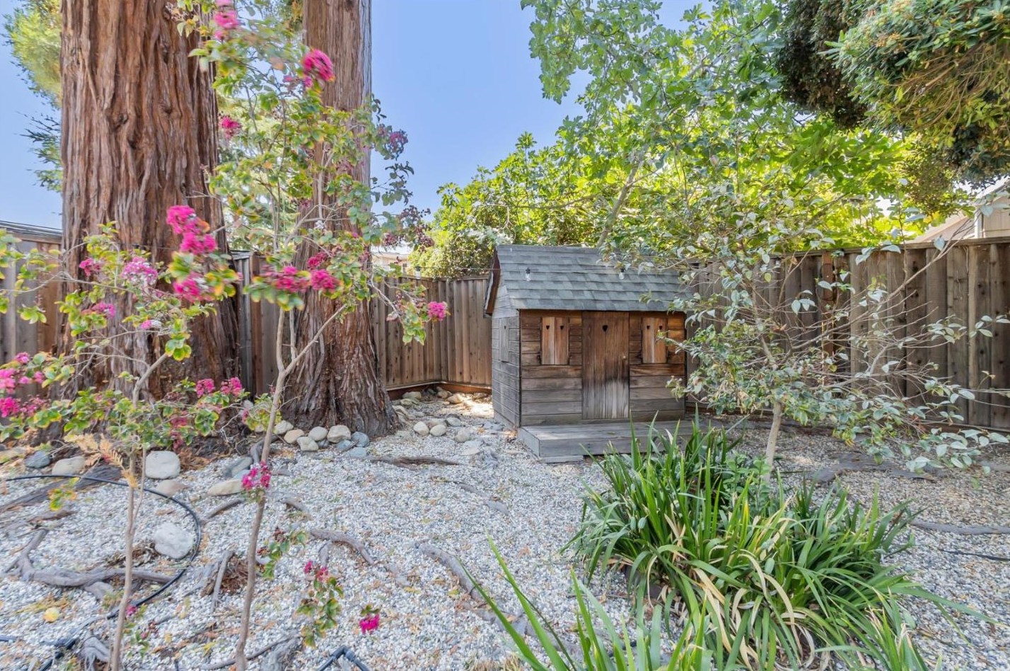 1570 Ben Roe Dr, Los Altos CA 94024-6241 exterior