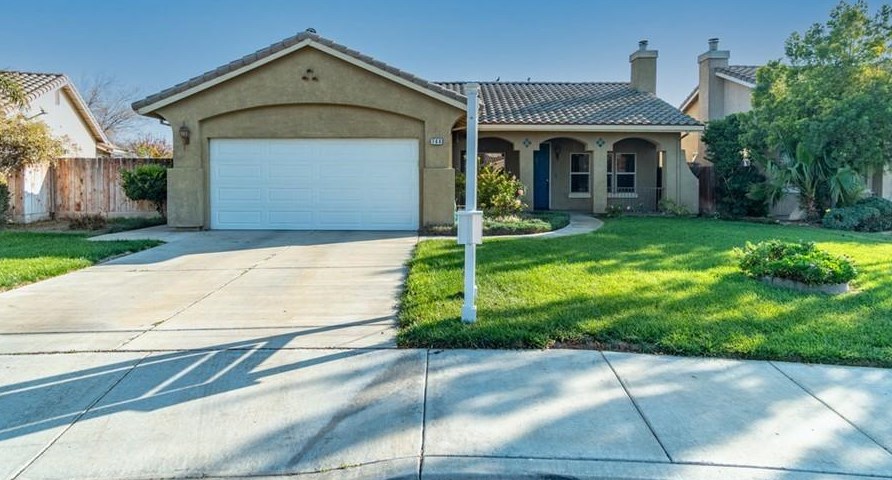 744 Elmwood Dr, Los Banos, CA 93635