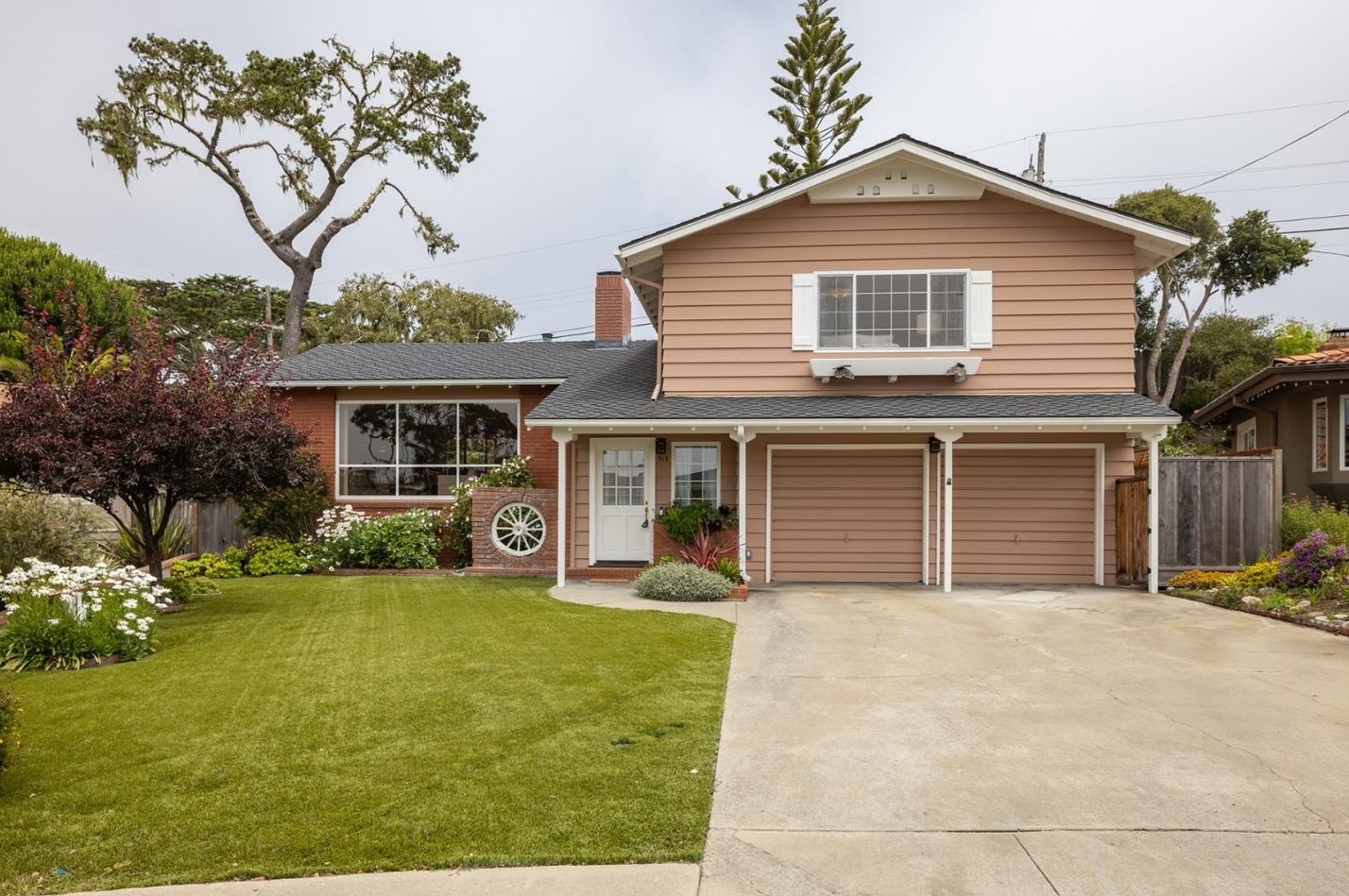 913 Petra Ln, Del Monte Park, CA 93950