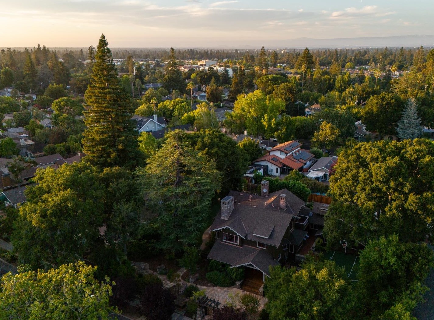 711 University Ave, Los Altos CA  94022-3932 exterior