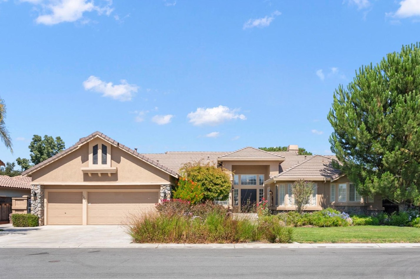 1630 Sonnys Way, Hollister, CA 95023