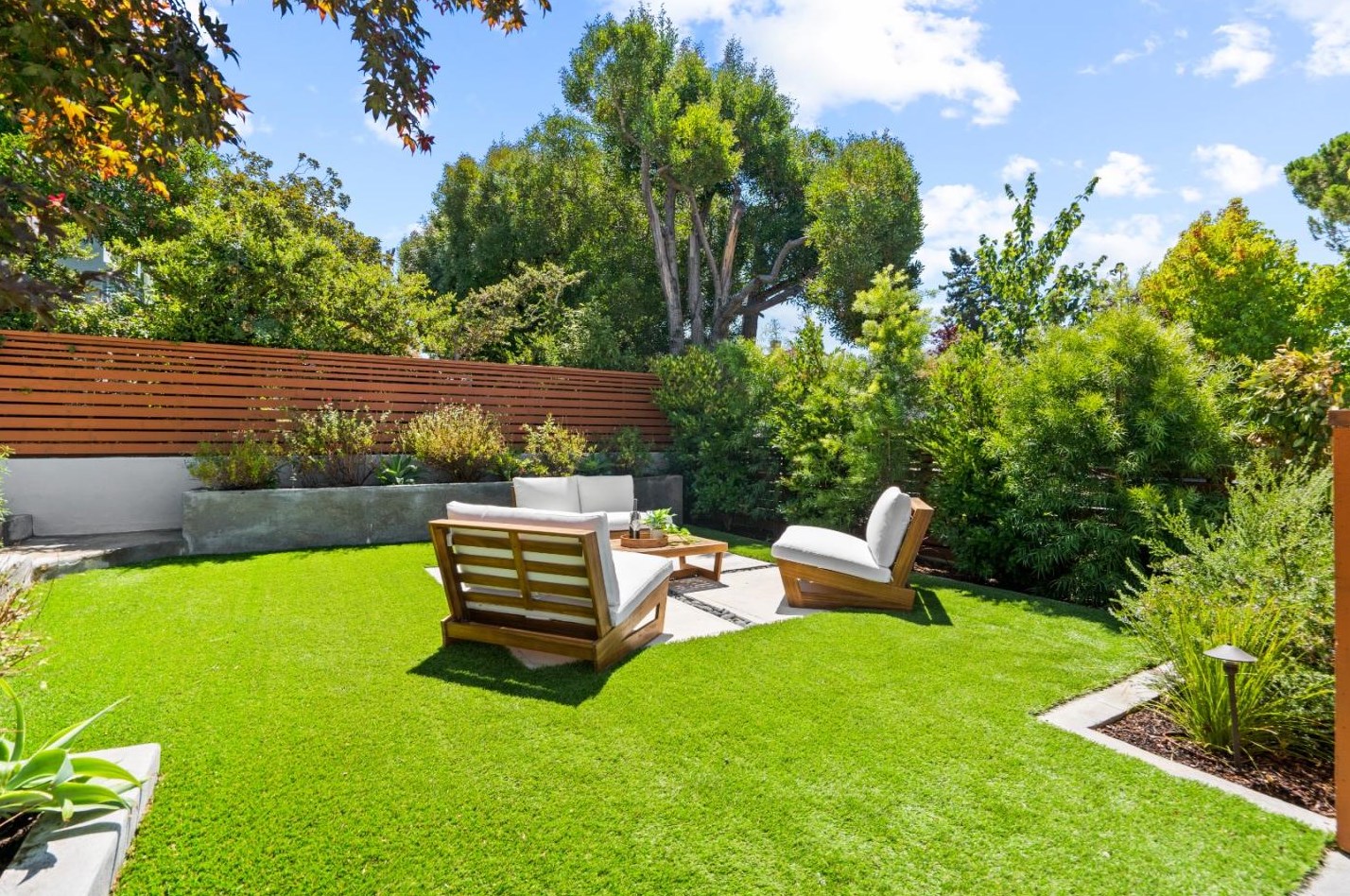 926 Laguna Ave, Burlingame, CA 94010-3675