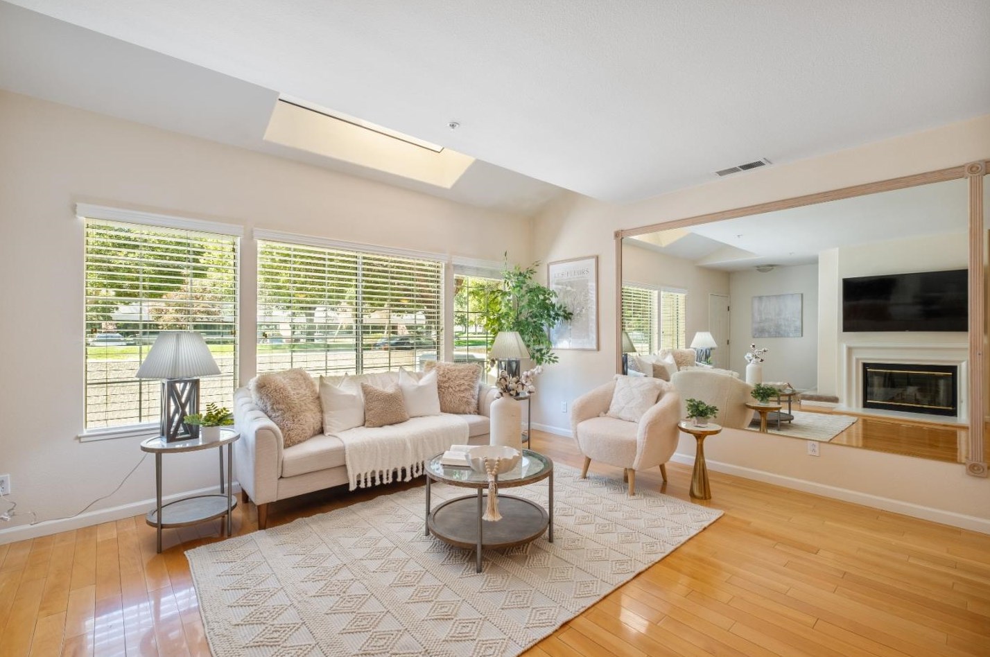 1869 Sheri Ann Cir, San Jose, CA 95131-3521