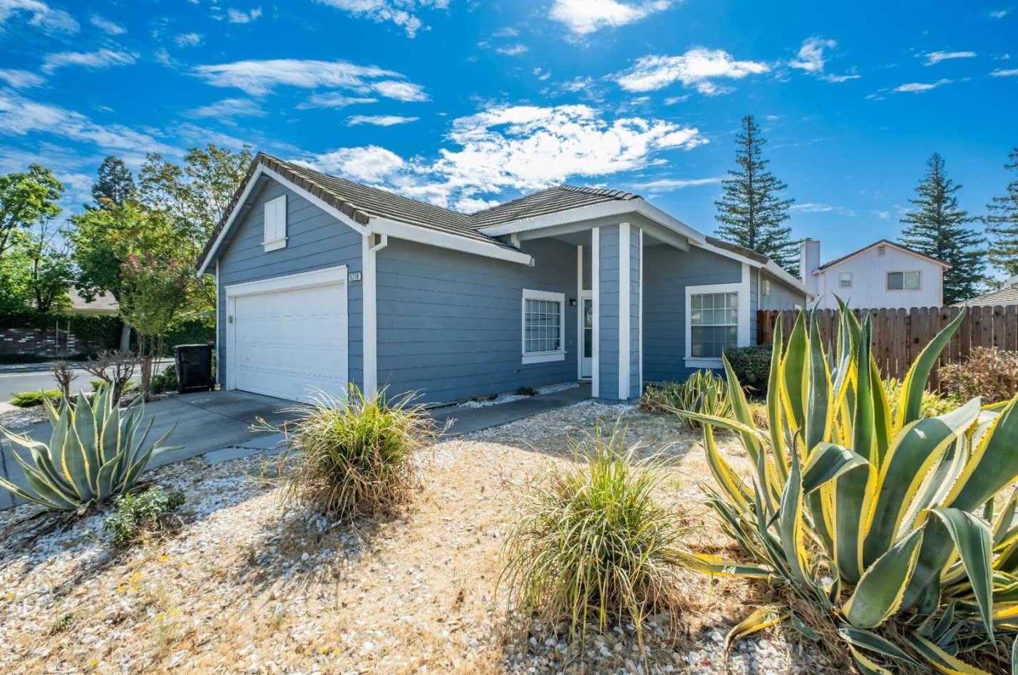 5220 Harbourglen Way, Elk Grove, CA 95758