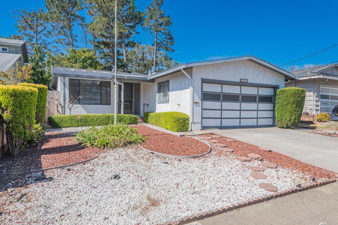 1184 Manzanita Dr, Pacifica, CA 94044