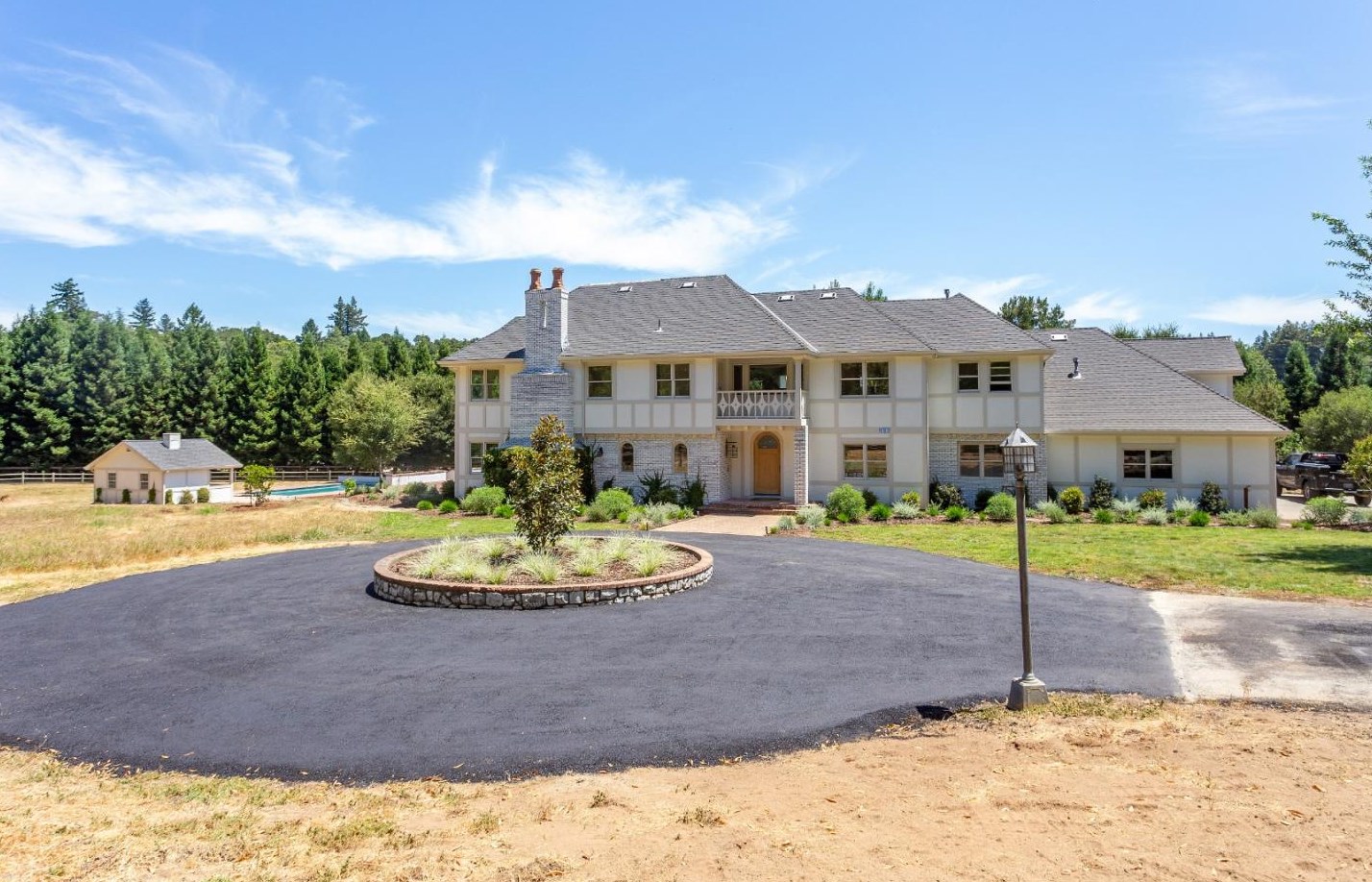 4175 Woodside Rd, Redwood City, CA 94062