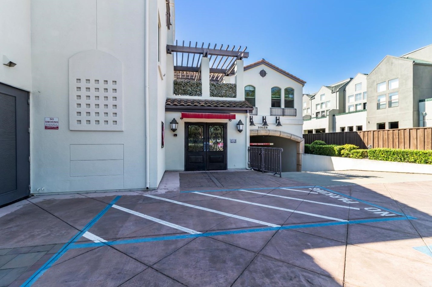 20128 Stevens Creek Blvd, Cupertino, CA 95014-2377