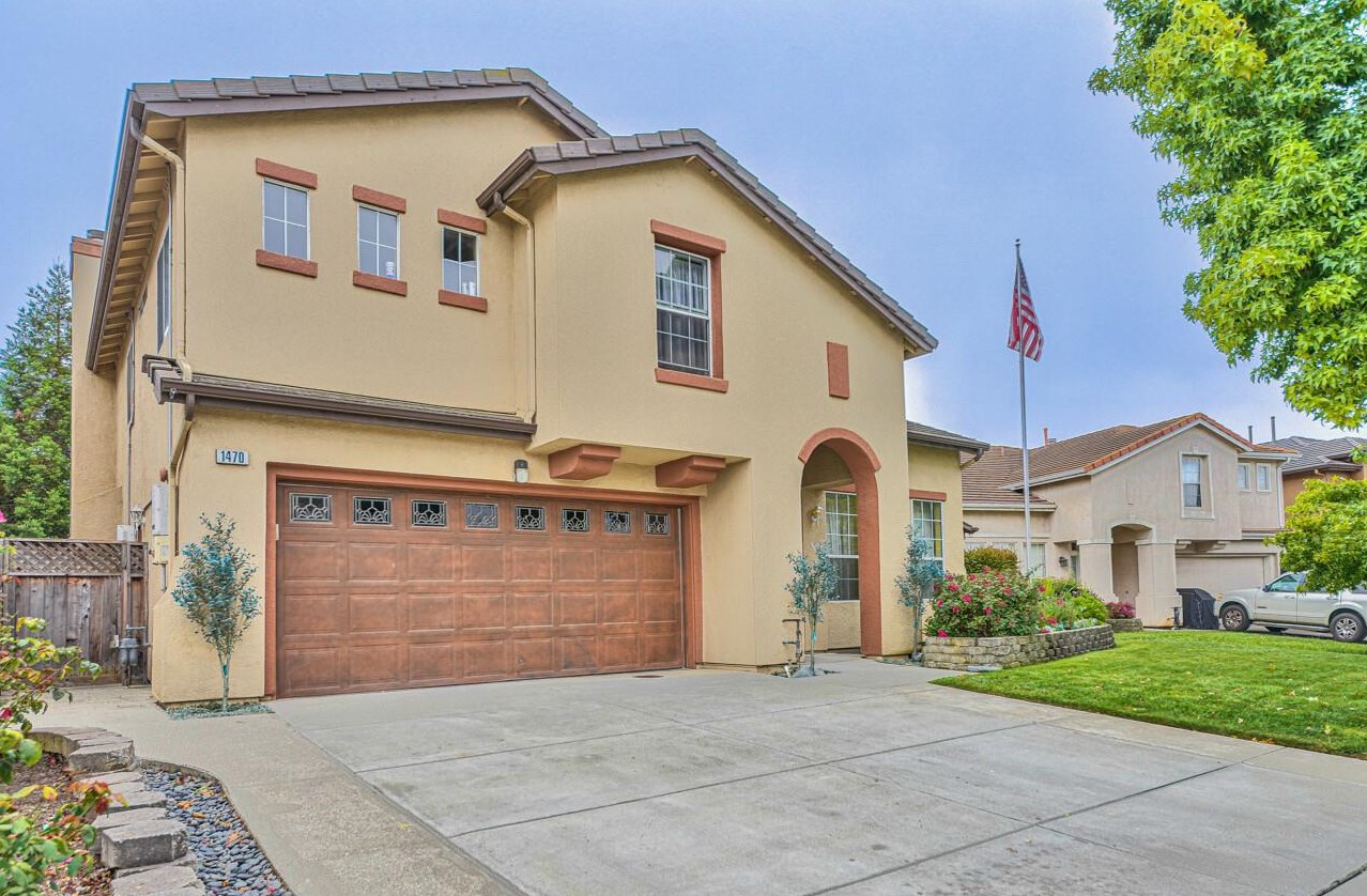 1470 Madrone Dr, Salinas, CA 93905-4409