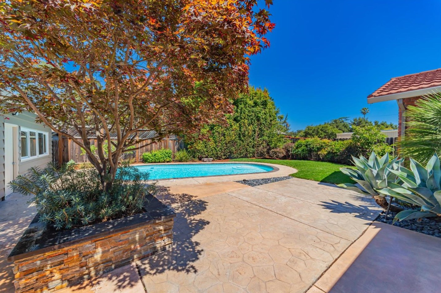 1330 Edgewood Rd, Redwood City, CA 94062