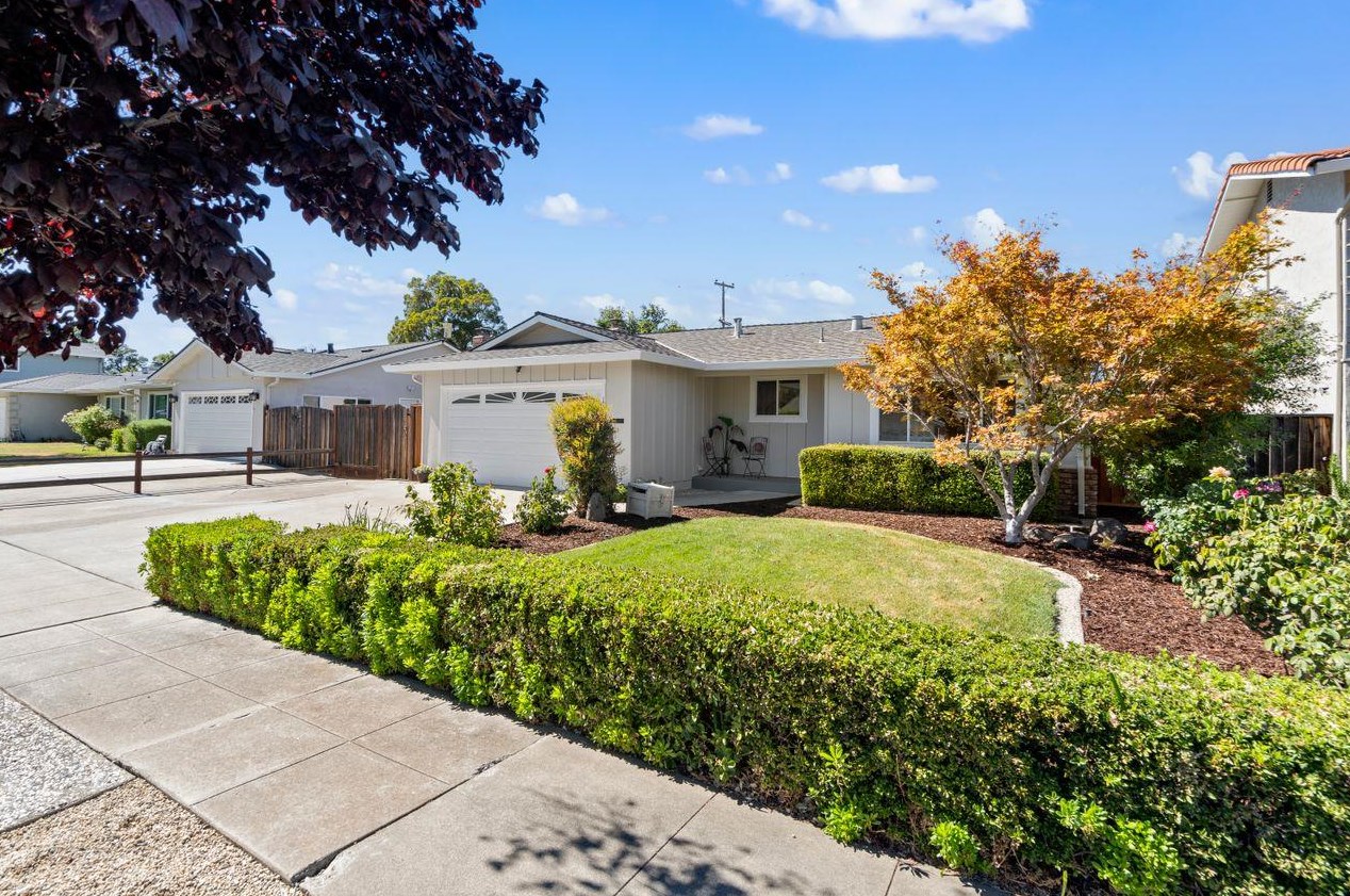 1533 Hallbrook Dr, San Jose, CA 95118-1620