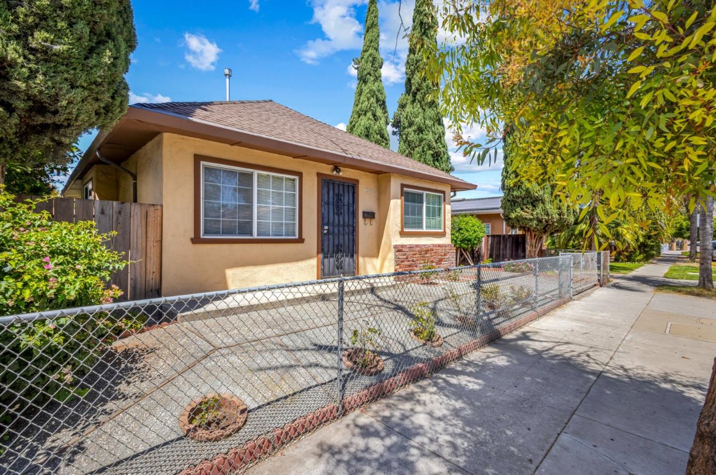 1915 San Antonio St, San Jose, CA 95116-3046