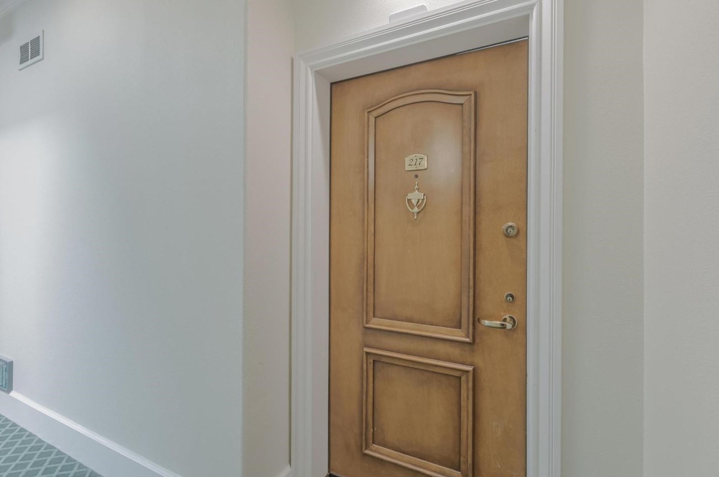 1 W Edith Ave C217, Los Altos, CA 94022