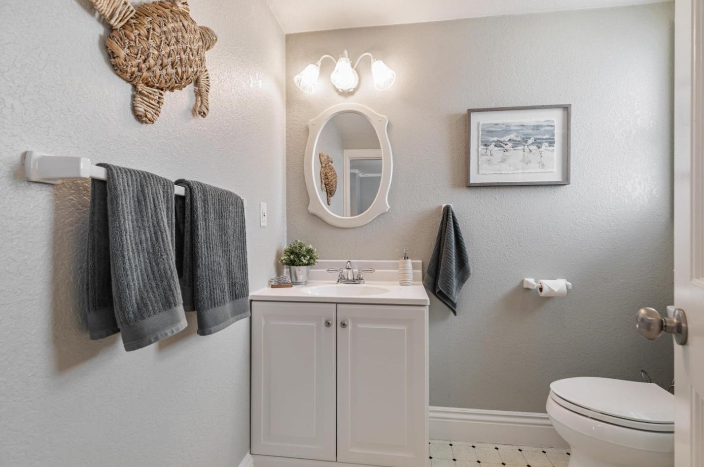 1555 Lincoln Ave, Capitola CA  95010-3852 exterior