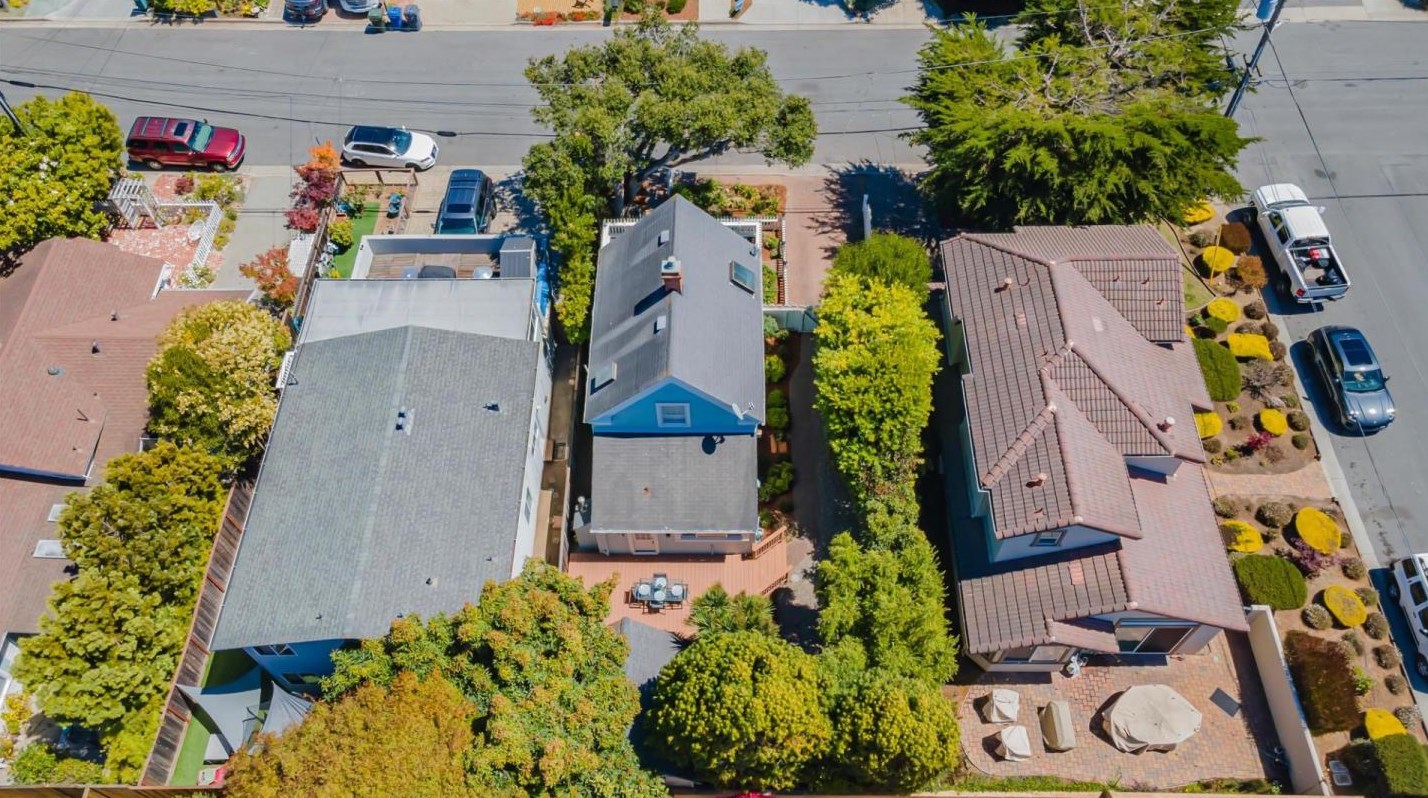 1555 Lincoln Ave, Capitola CA  95010-3852 exterior