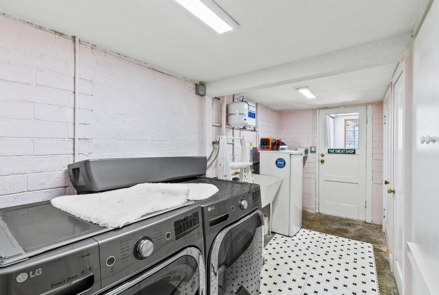 70 Paseo Hermoso, Salinas CA  93908-9167 exterior