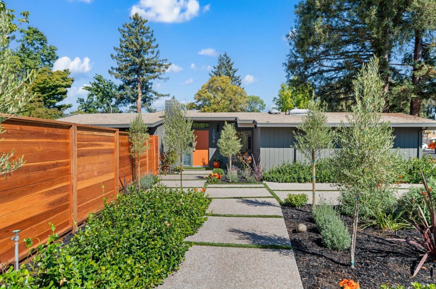 1096 Metro Cir, Palo Alto, CA 94303