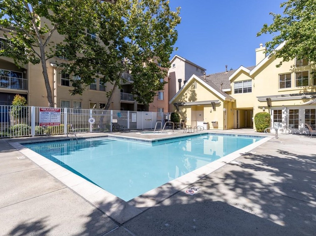 2255 Showers Dr, Mountain View CA  94040-1277 exterior