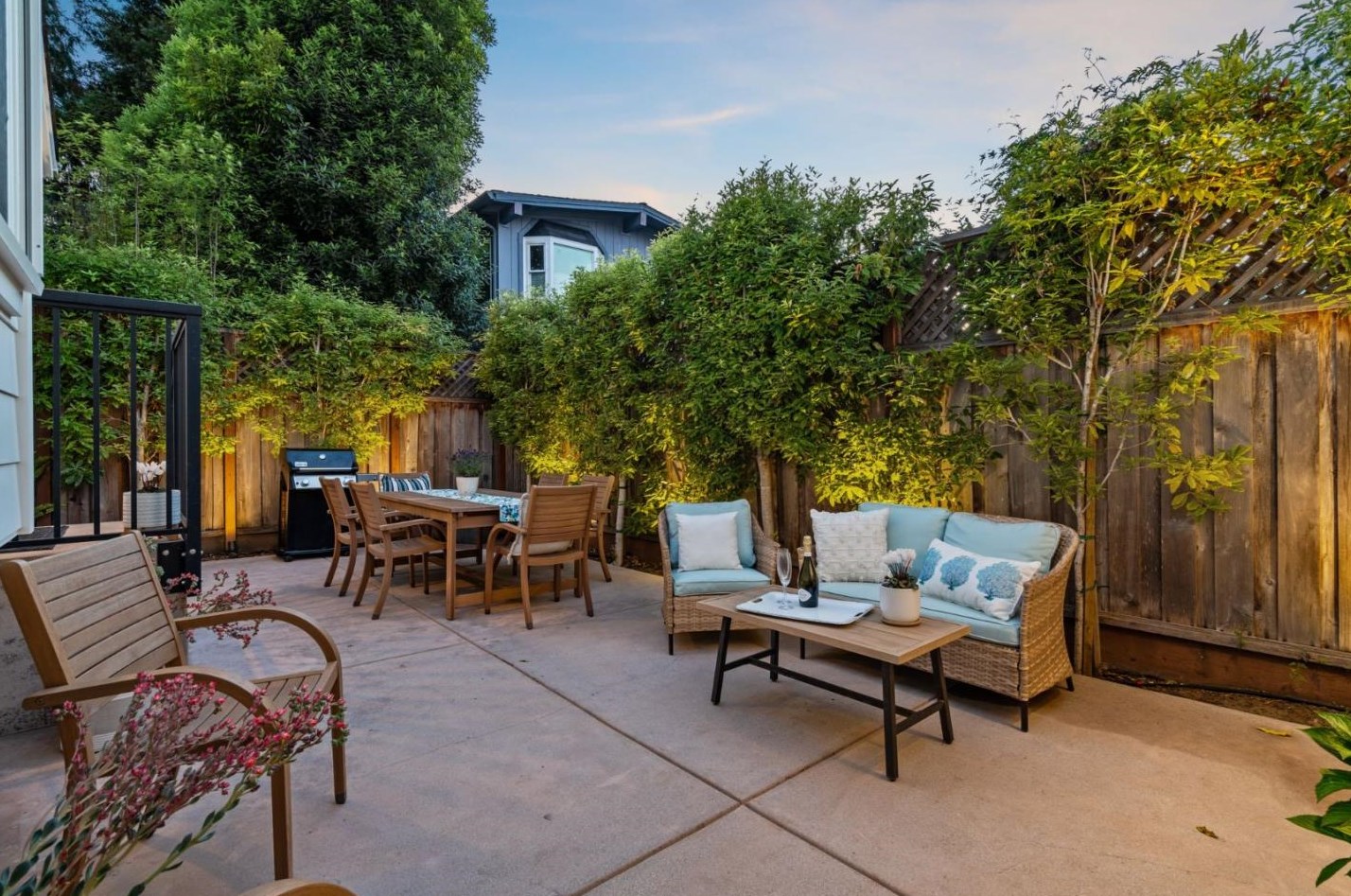 306 El Salto Dr, Capitola CA 95010-3414 exterior