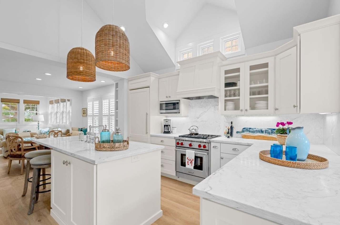 306 El Salto Dr, Capitola CA 95010-3414 exterior