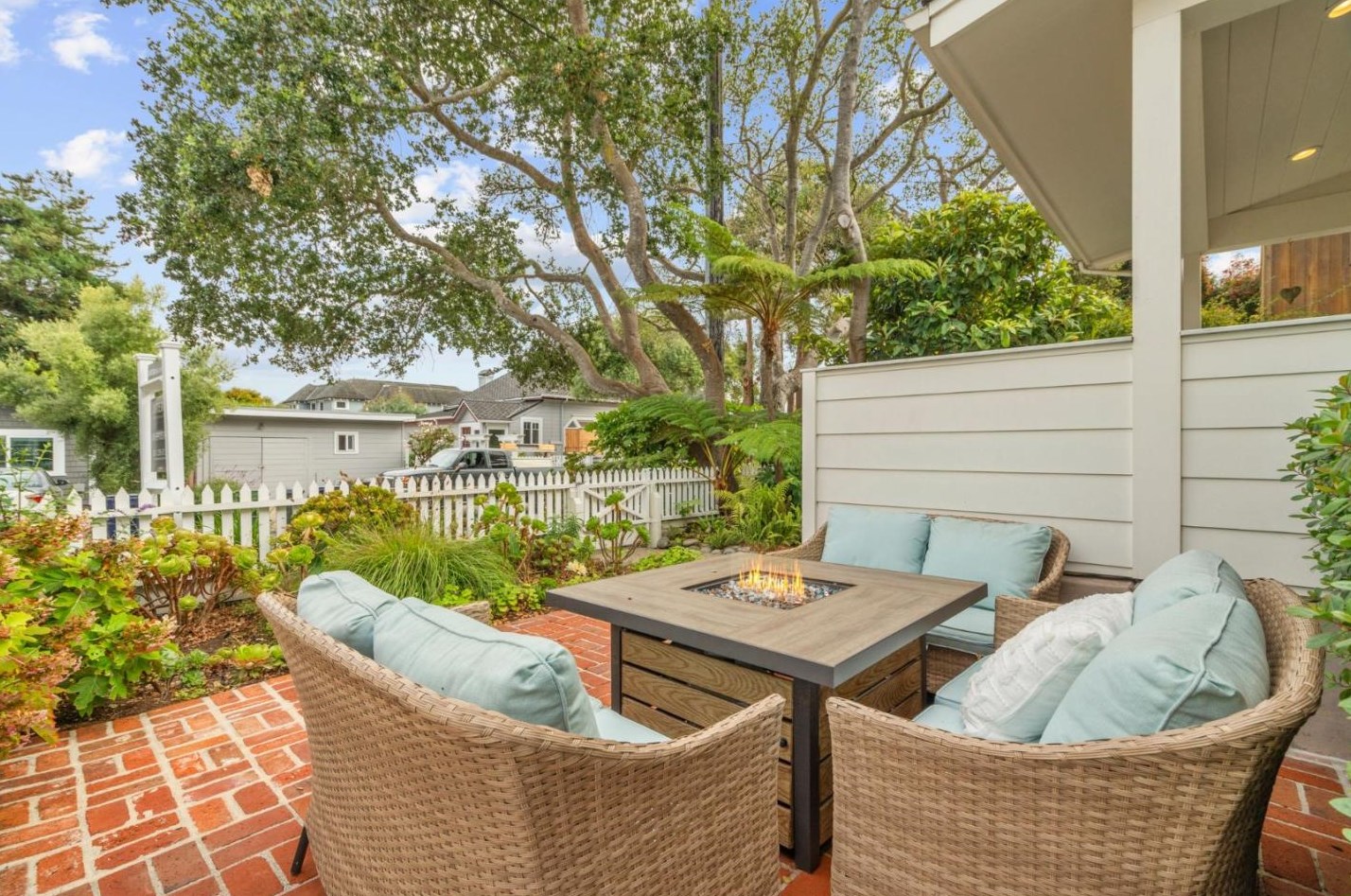 306 El Salto Dr, Capitola CA 95010-3414 exterior