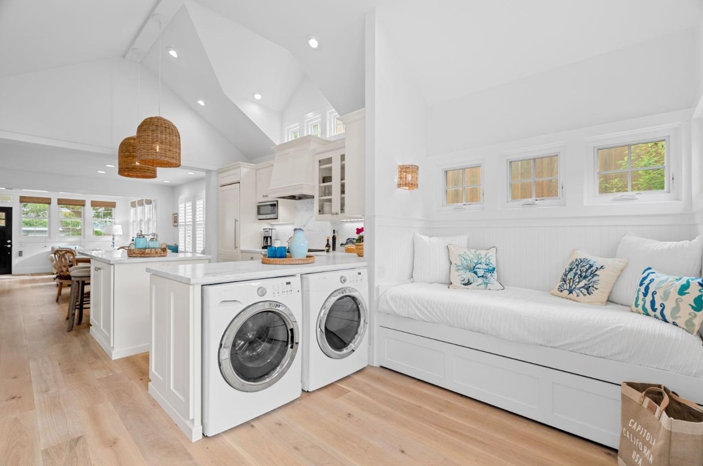 306 El Salto Dr, Capitola CA 95010-3414 exterior