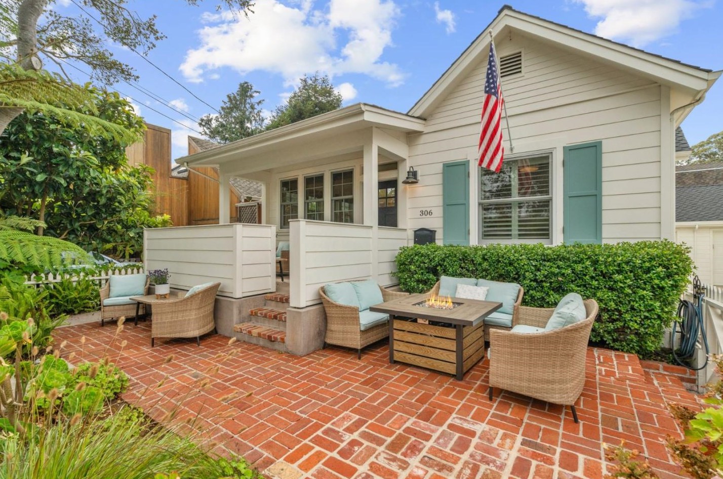 306 El Salto Dr, Capitola CA 95010-3414 exterior