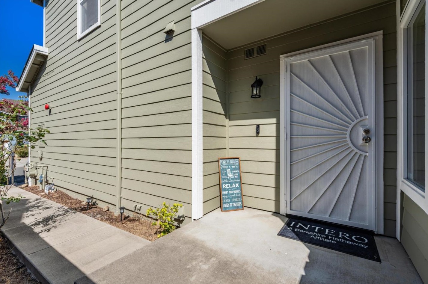 211 Clearpointe Dr, Vallejo, CA 94591-8286
