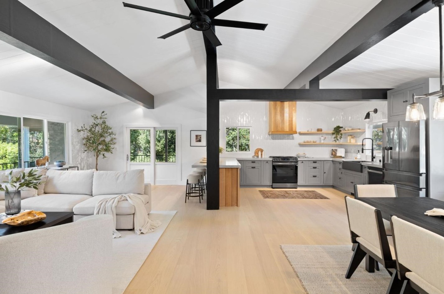 470 La Mesa Dr, Menlo Park CA  94028-7413 exterior