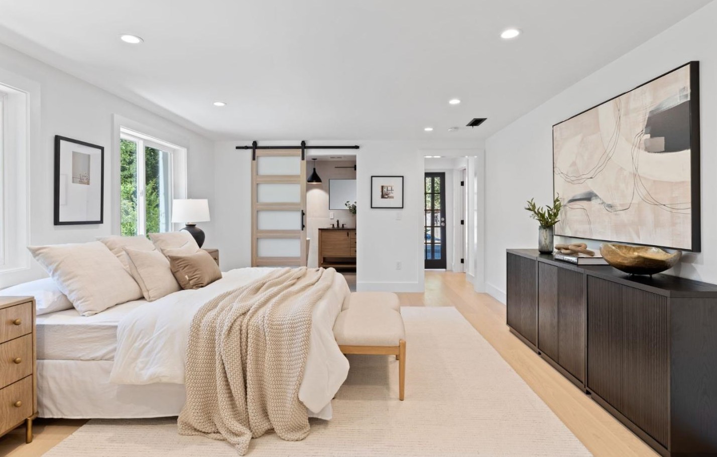 470 La Mesa Dr, Menlo Park CA  94028-7413 exterior