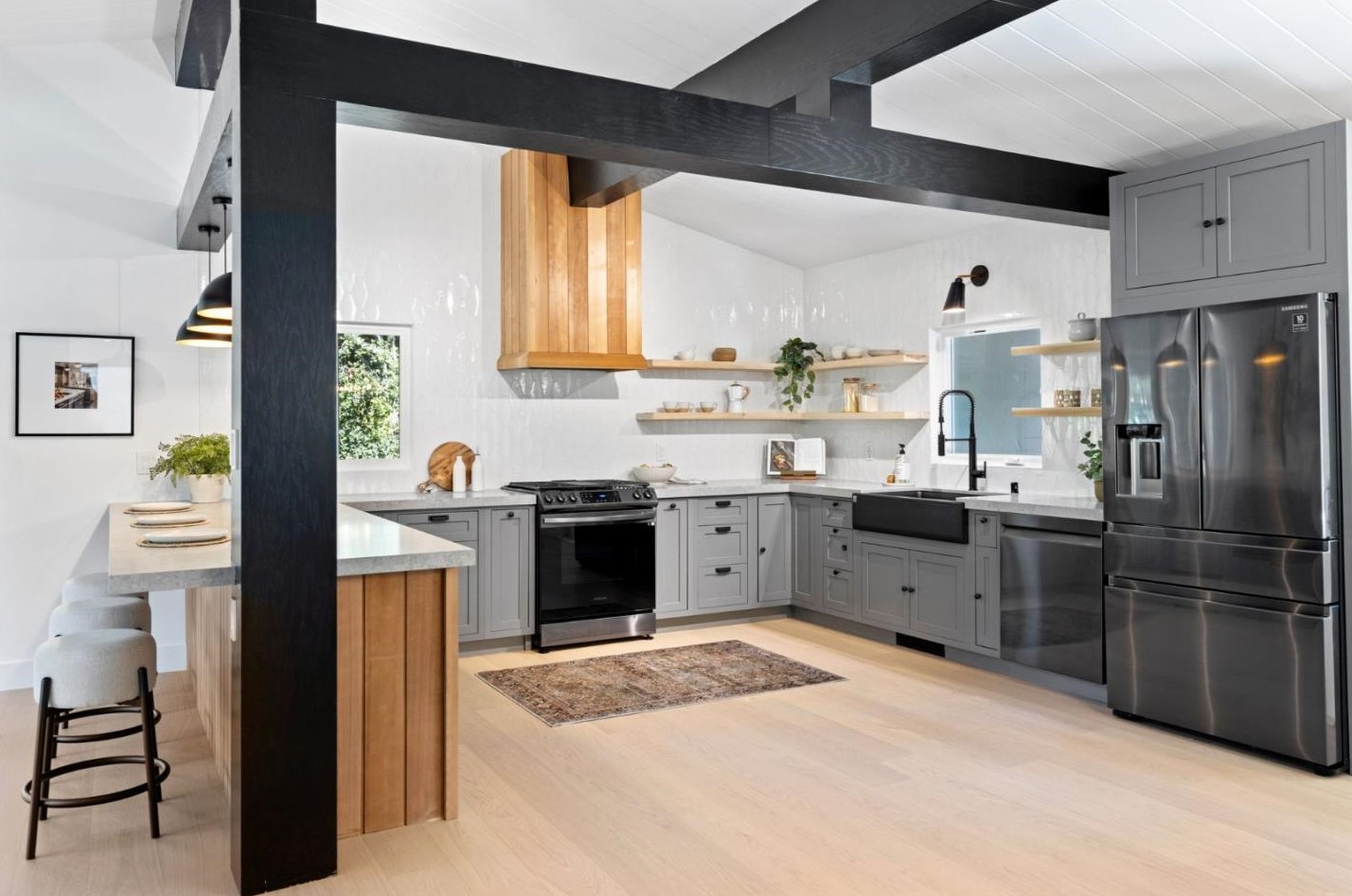 470 La Mesa Dr, Menlo Park CA  94028-7413 exterior