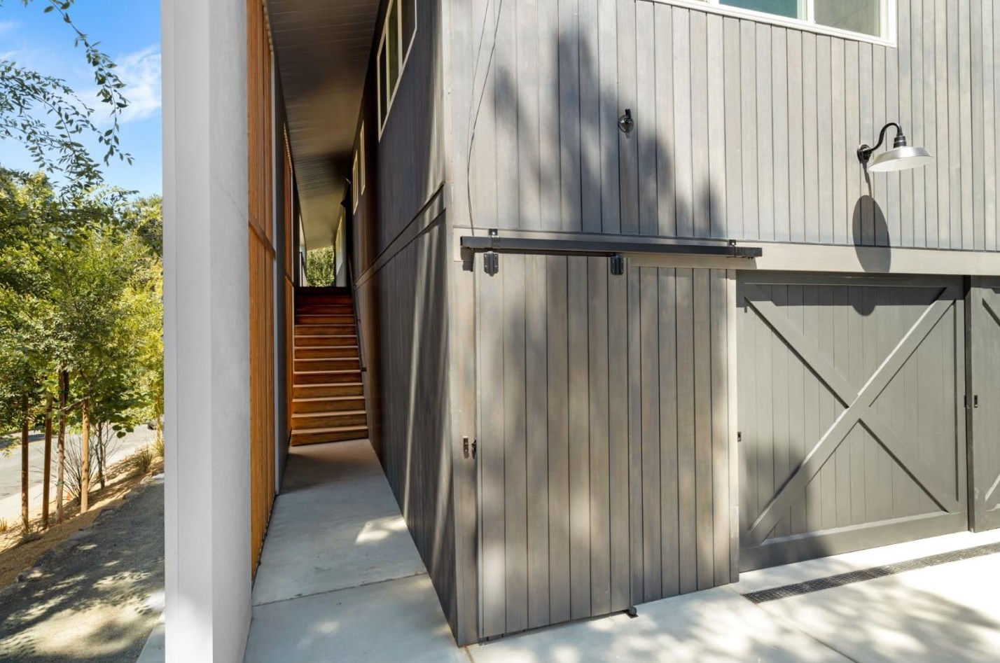 470 La Mesa Dr, Menlo Park CA  94028-7413 exterior