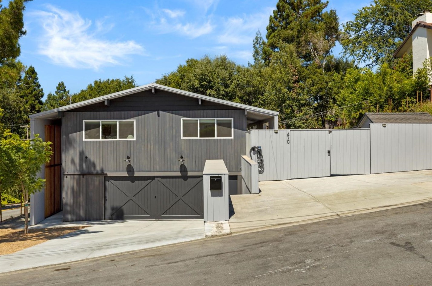 470 La Mesa Dr, Menlo Park CA  94028-7413 exterior