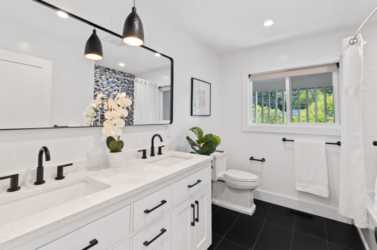 470 La Mesa Dr, Menlo Park CA  94028-7413 exterior