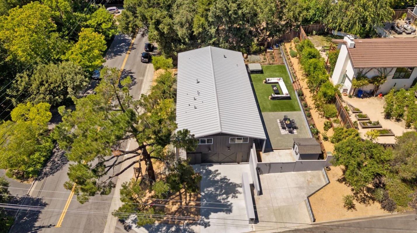 470 La Mesa Dr, Menlo Park CA  94028-7413 exterior