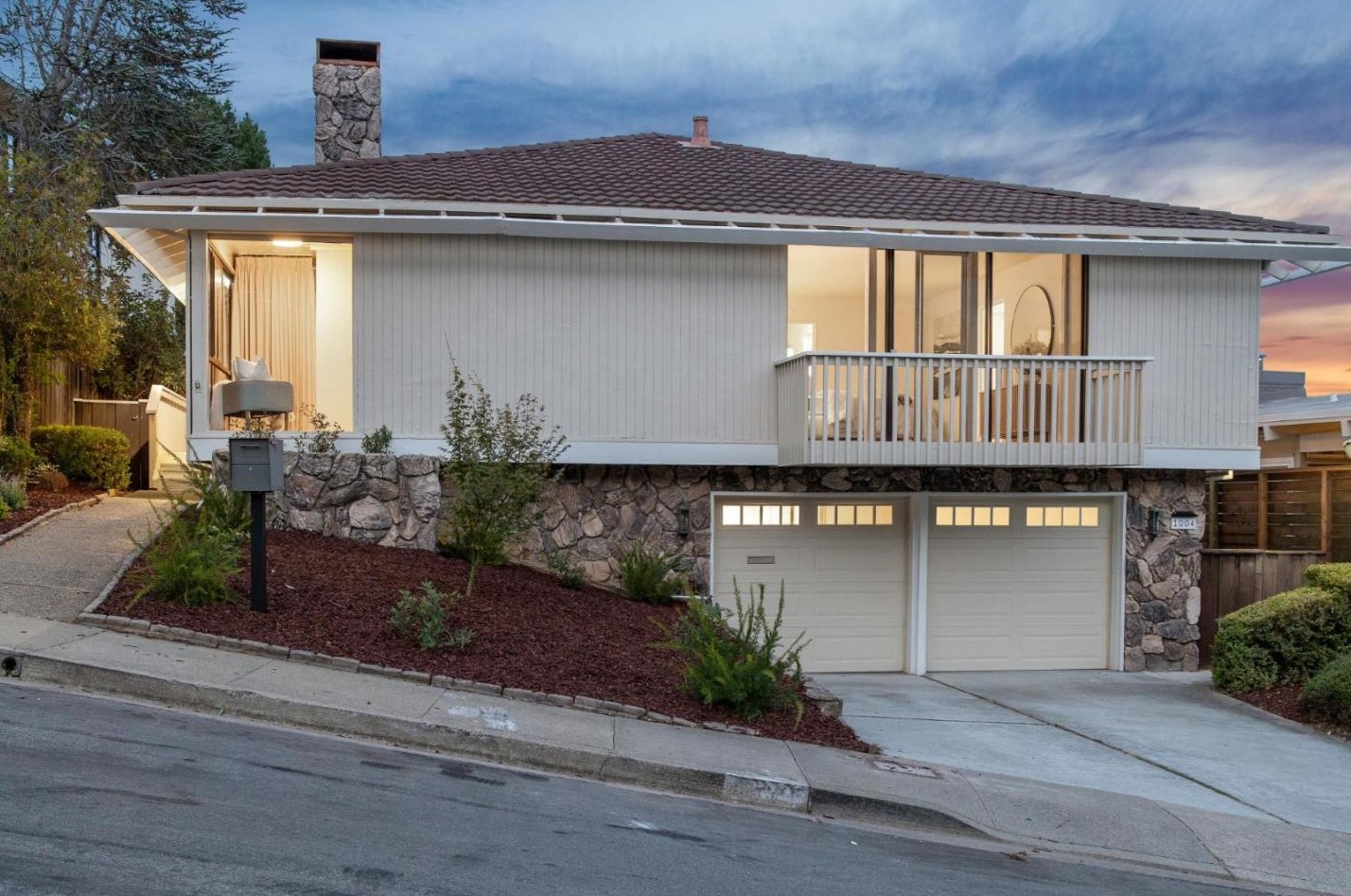 1004 Ridgewood Dr, Millbrae, CA 94030