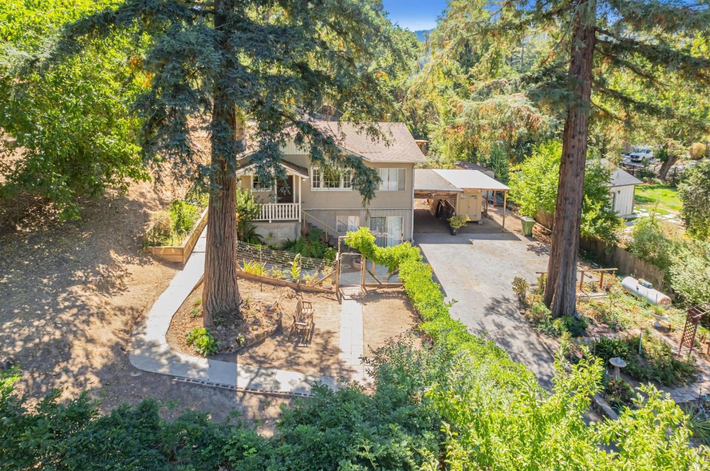 18546 Vina Dr, Los Gatos, CA 95033-9103