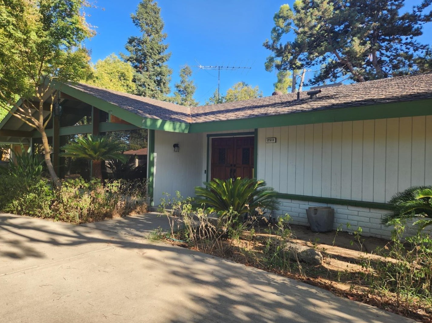 2511 Barstow Ave, Fresno, CA 93711-2565