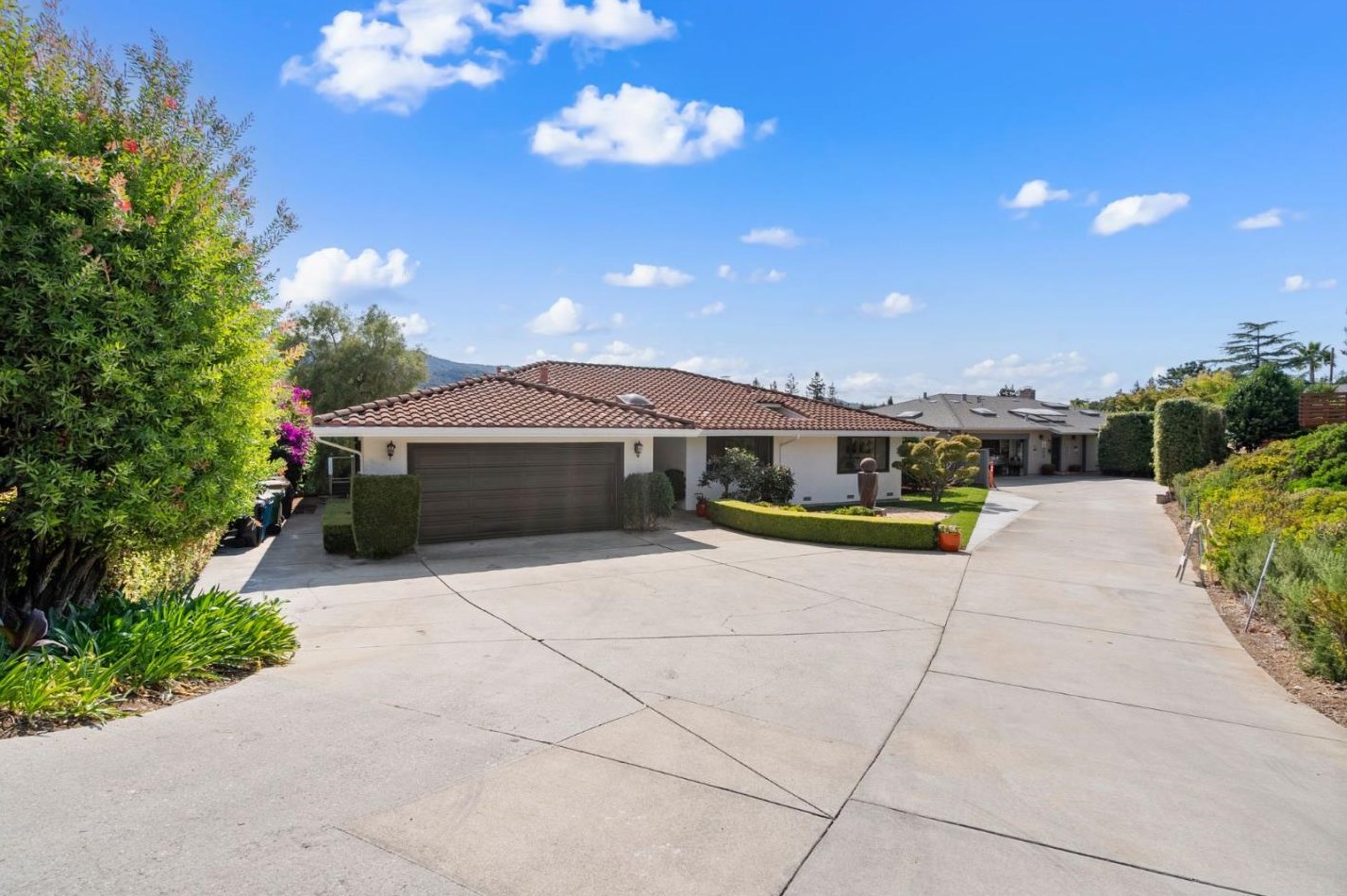 1086 Valley View Ct, Los Altos, CA 94024
