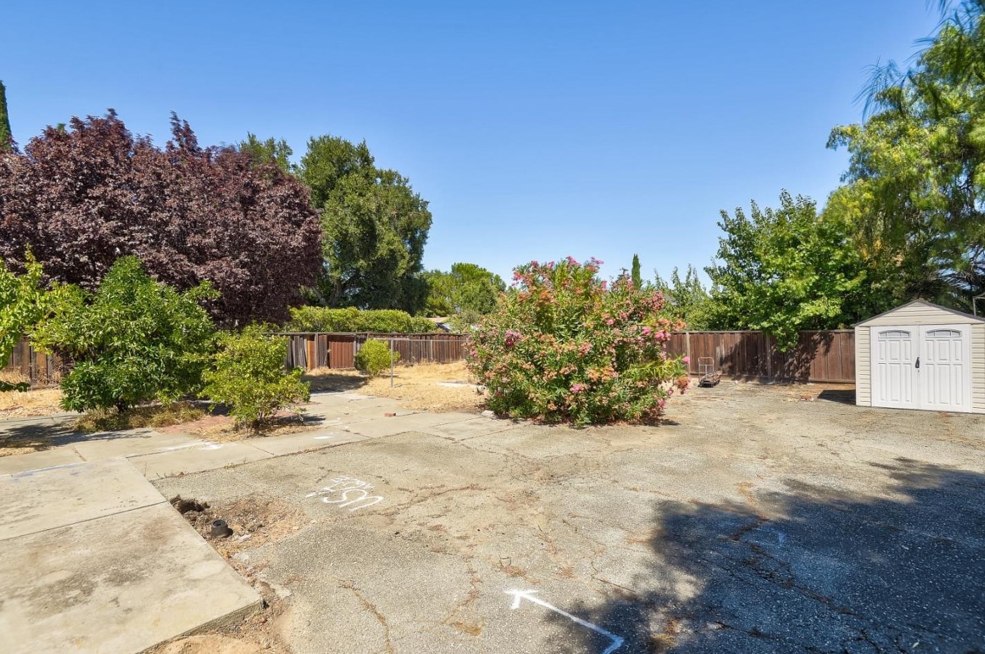 10200 Stelling Rd, Cupertino, CA 95014-1643