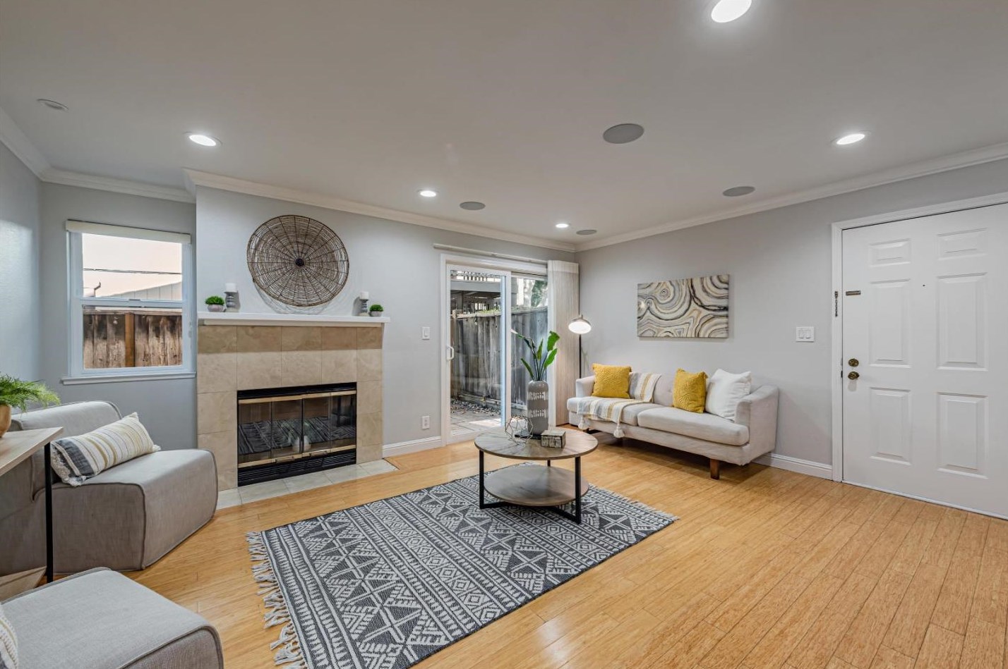 962 Apricot Ave, Campbell, CA 95008