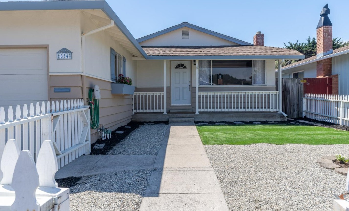 834 Bower Rd, Pacifica, CA 94044